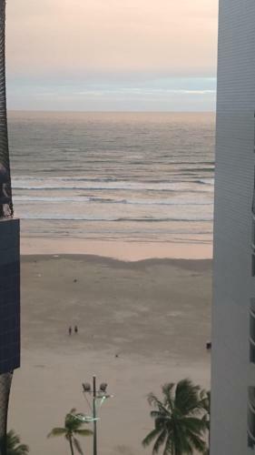 Lindo Apartamento Guilhermina - Edificio Frente Para O Mar