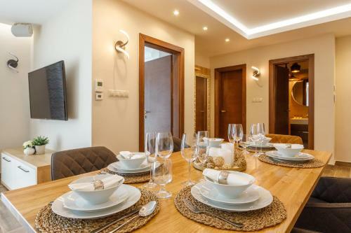 Royal Cafe Apartman