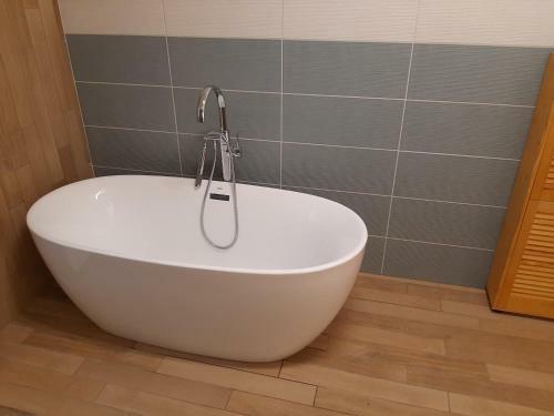 Admiral Apartman Mak�