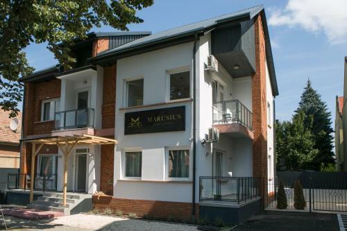 Marusius Apartmanh�z