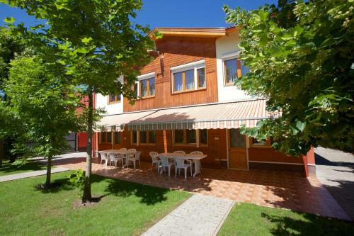 Zoli Apartmanok-br�dy 51-53