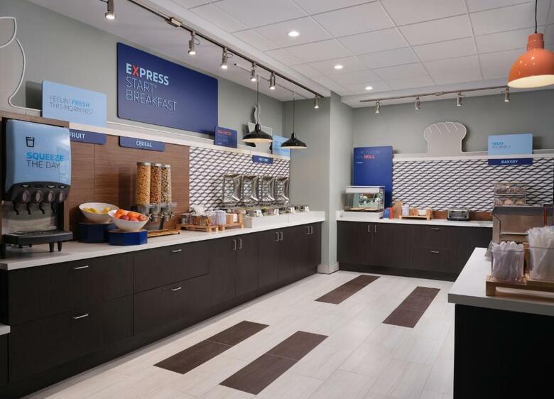 Hotel Holiday Inn Express Peru-lasalle Area
