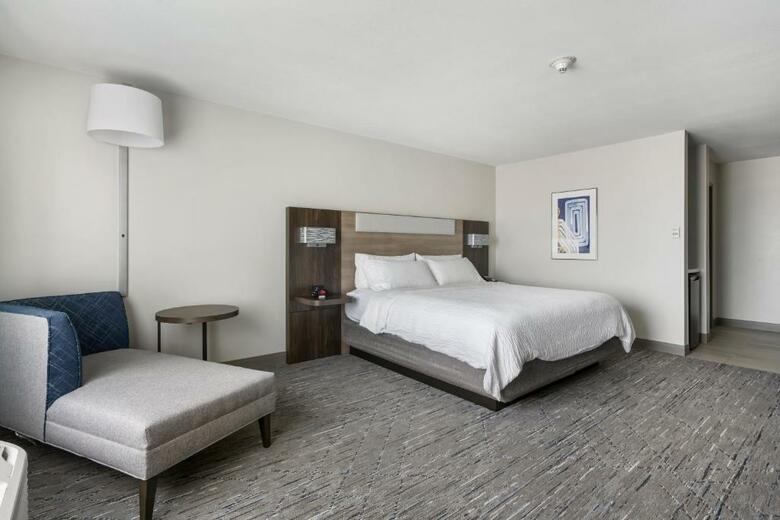 Hotel Holiday Inn Express Peru-lasalle Area