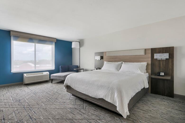 Hotel Holiday Inn Express Peru-lasalle Area