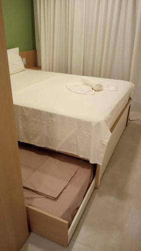 Apartamento Muro Alto Condom�nio Clube