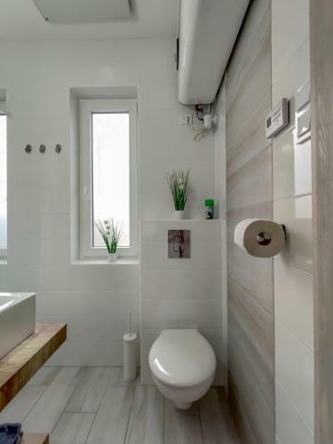 East Side Corner - Apartment