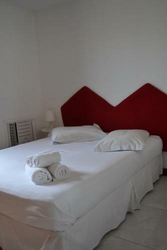 Roxy Apartments