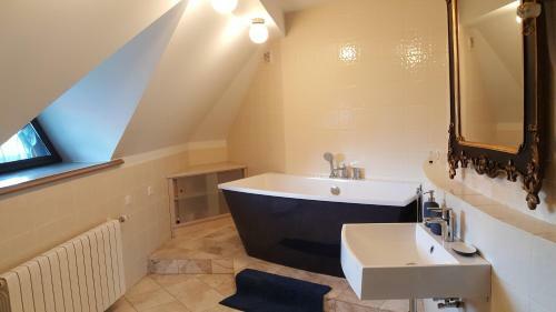 Hostal Peahen Residence