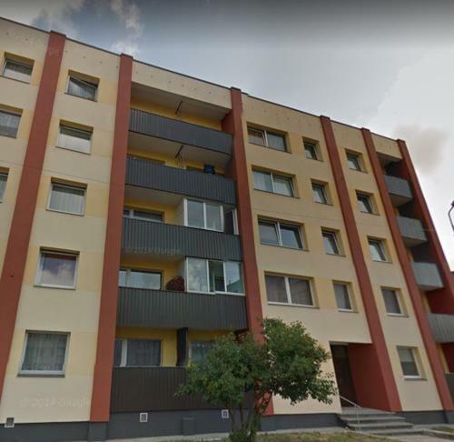 Minimalist And Welcoming Apartment With Balcony