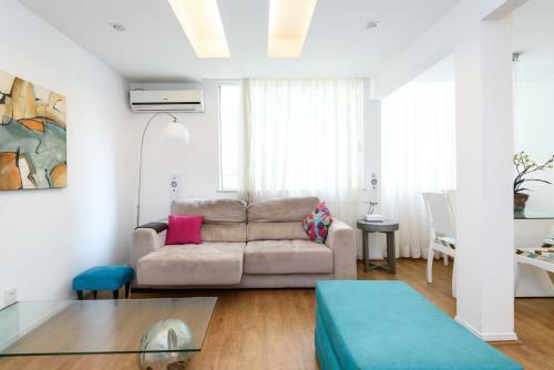 Apartamento Cavirio Bc706 - Localiza��o, Conforto E Sil�ncio