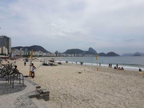 Apartamento Amplo Im�vel Copa Posto 6 - Piscina E Garagem