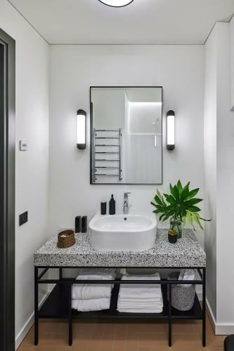 Rooma Apartments