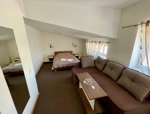 Motelis Gari?nai