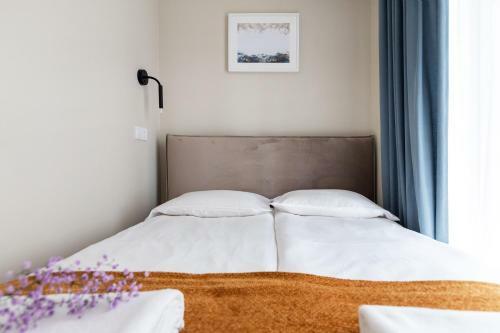 Centrally Located Riverside Apartment