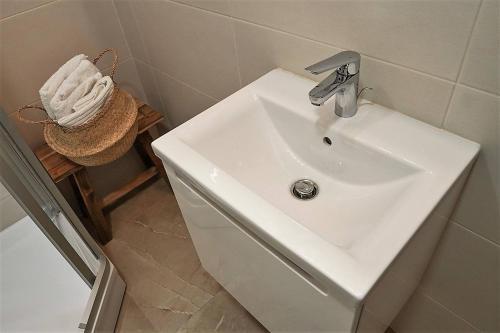 Apartamento Centrally Located Cosy Studio W/free Parking