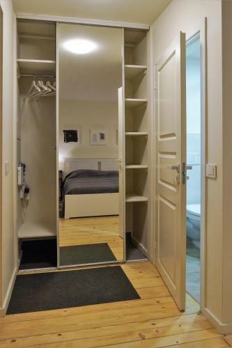 Apartamento Centrally Located Cosy Studio W/free Parking