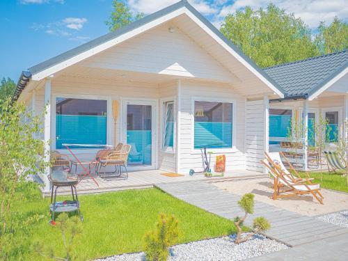 Pleasant Holiday Home In Dar?owo With Terrace