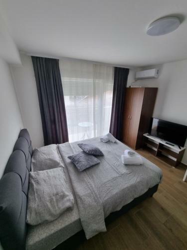 Evon Apartments