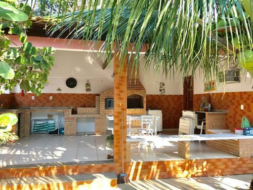 Casa Com 3 Quartos E 4 Banheiros 400m Da Praia