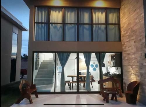 Casa Em Condom�nio Com Conforto Exclusivo!