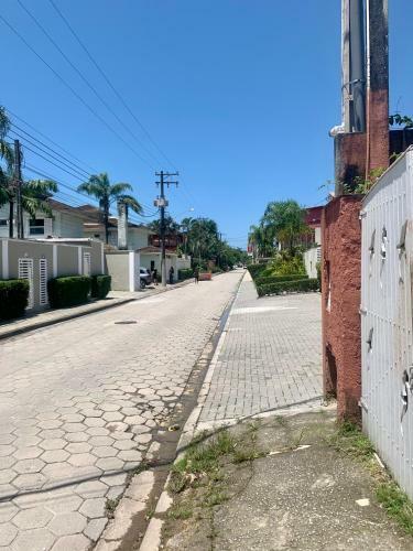 Quartos Em Casa Linda Compartilhada, A 800m Da Praia de Juquehy