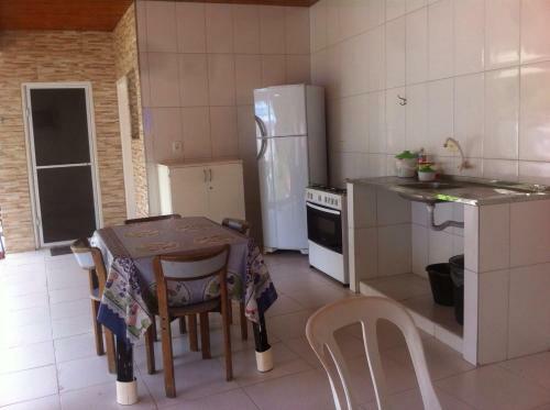 Casa Ampla E Aconchegante 5min. A P� Da Praia!
