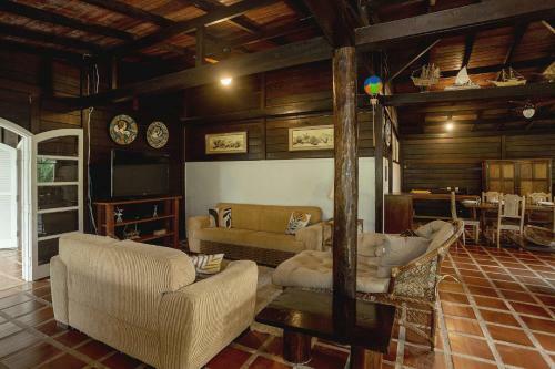 Casa Com Piscina E Churrasqueira A 150m Da Praia Em Juquehy