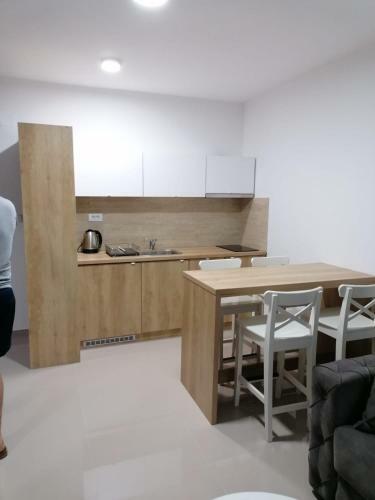 Apartman 44