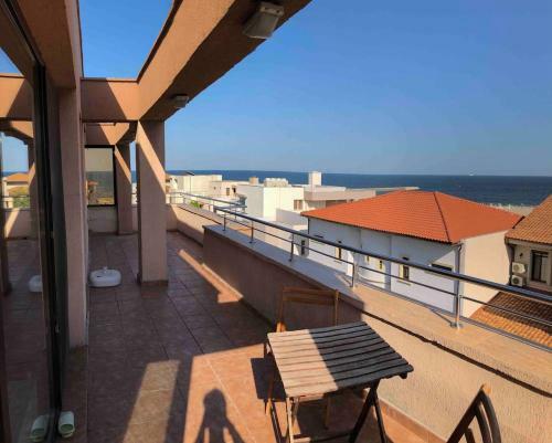 Beach Side Seaview Apartment