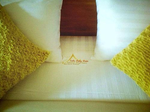 Hostal Baan Sala Lung Dam (fisherman Village)