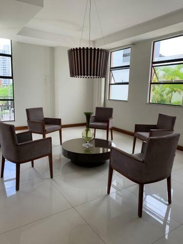 Apartamento Confort�vel, Regi�o Do Iguatemi