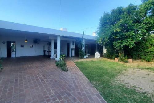 Casa Familiar Cerca De Sanatorio Allende