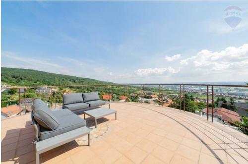 Villa Raca Retreat