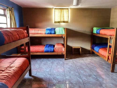 Hostel Del Lago, Habitaciones Privadas Y Caba�as