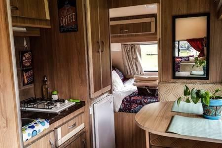 Hostel Del Lago, Habitaciones Privadas Y Caba�as