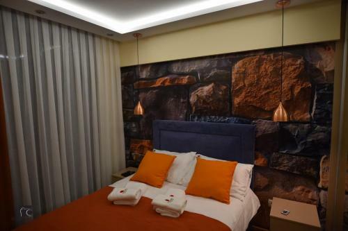 Sunstone Apartment