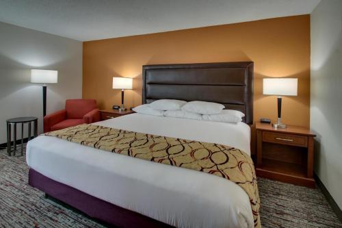Posada Drury Inn & Suites Evansville East