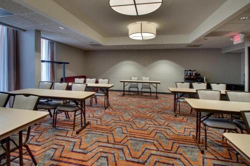 Posada Drury Inn & Suites Evansville East