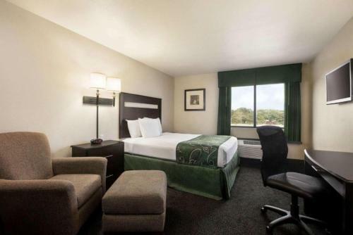 Motel Oak Tree Inn Livonia West