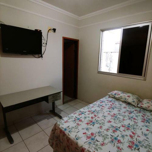Quarto Em Apto Santa M�nica
