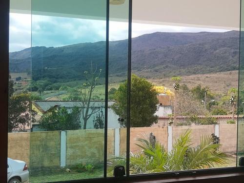 Casa Com Bangal�s Agrad�vel E Tranquilo