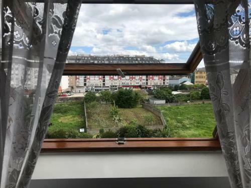 Apartamento �tico Con Mucha Luz, Terraza, Centro De Ribadeo