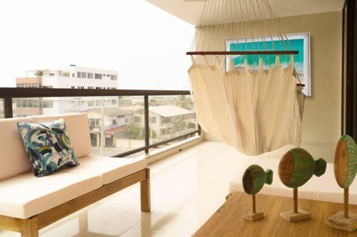 Chipipe Salinas Beachfront Apartment W/ Parking