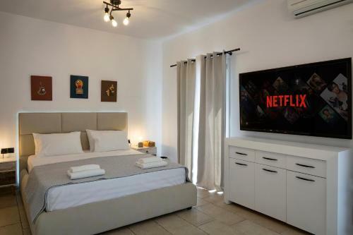 Glaros Luxury Apartments In Folegandros