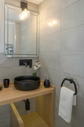Glaros Luxury Apartments In Folegandros