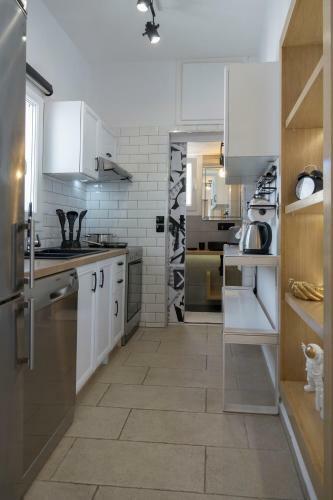 Glaros Luxury Apartments In Folegandros