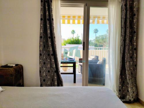 Renovated Apartment With Shared Pool 50m From The Beach