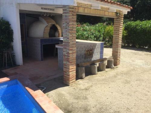 Preciosa Casa Con Enorme Parcela Y Piscina Privada