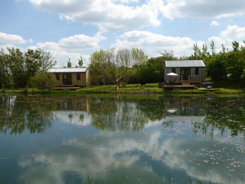 Lodge Lynstone Lakes
