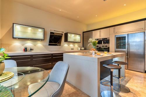 Stratford House - Luxury 4 Bed Townhouse